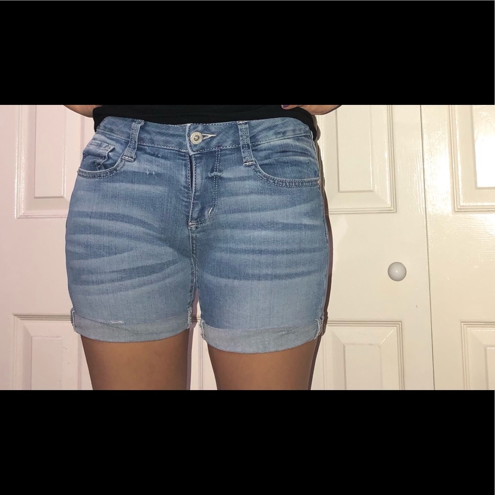 Light blue washed short